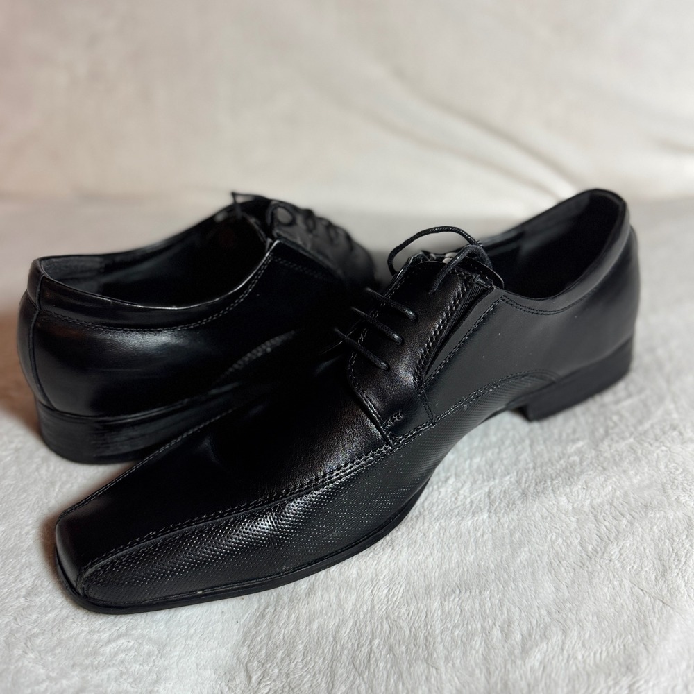 KENNETH COLE Reaction Mens Oxford Style Dress Shoes Sz 10.5M Black Leather Laces